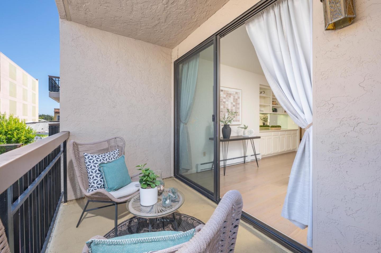 Detail Gallery Image 10 of 27 For 217 8th Ave #203,  San Mateo,  CA 94401 - 2 Beds | 2 Baths