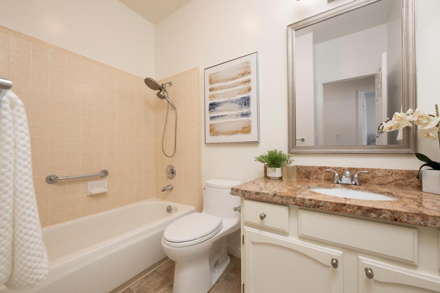 Detail Gallery Image 20 of 27 For 217 8th Ave #203,  San Mateo,  CA 94401 - 2 Beds | 2 Baths