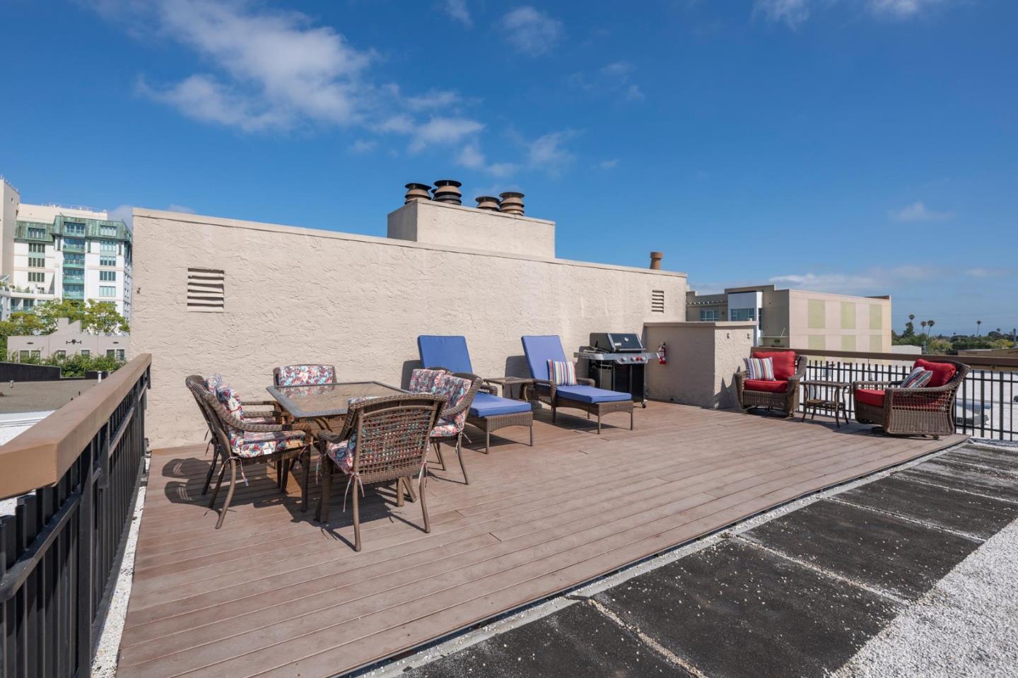 Detail Gallery Image 25 of 27 For 217 8th Ave #203,  San Mateo,  CA 94401 - 2 Beds | 2 Baths