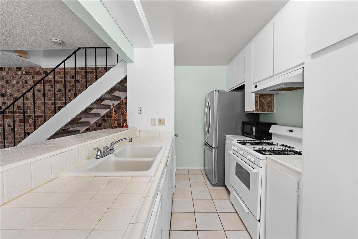 Detail Gallery Image 11 of 28 For 1730 Fremont Ct #2,  Davis,  CA 95618 - 2 Beds | 1 Baths