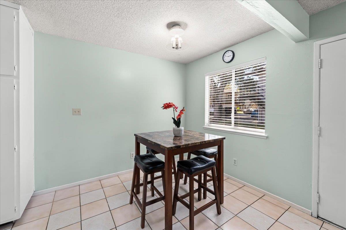 Detail Gallery Image 13 of 28 For 1730 Fremont Ct #2,  Davis,  CA 95618 - 2 Beds | 1 Baths