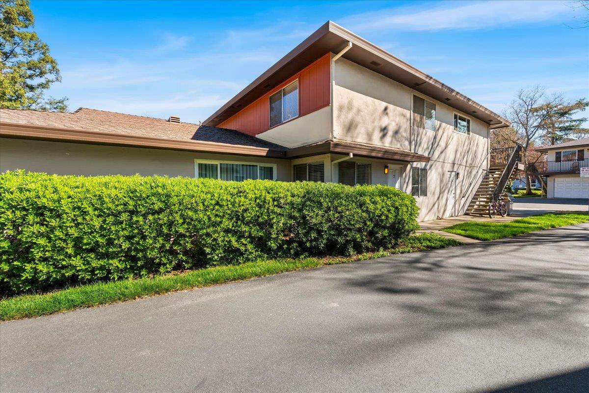 Detail Gallery Image 2 of 28 For 1730 Fremont Ct #2,  Davis,  CA 95618 - 2 Beds | 1 Baths