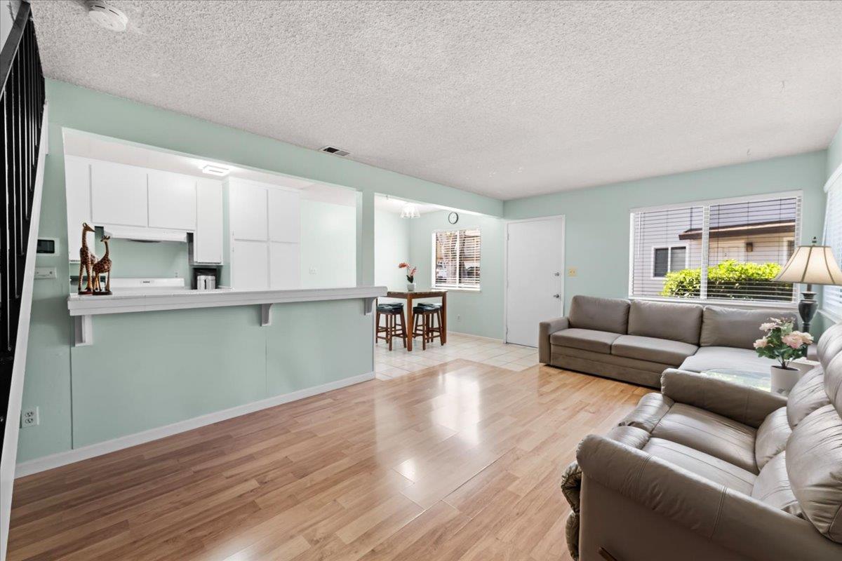 Detail Gallery Image 8 of 28 For 1730 Fremont Ct #2,  Davis,  CA 95618 - 2 Beds | 1 Baths