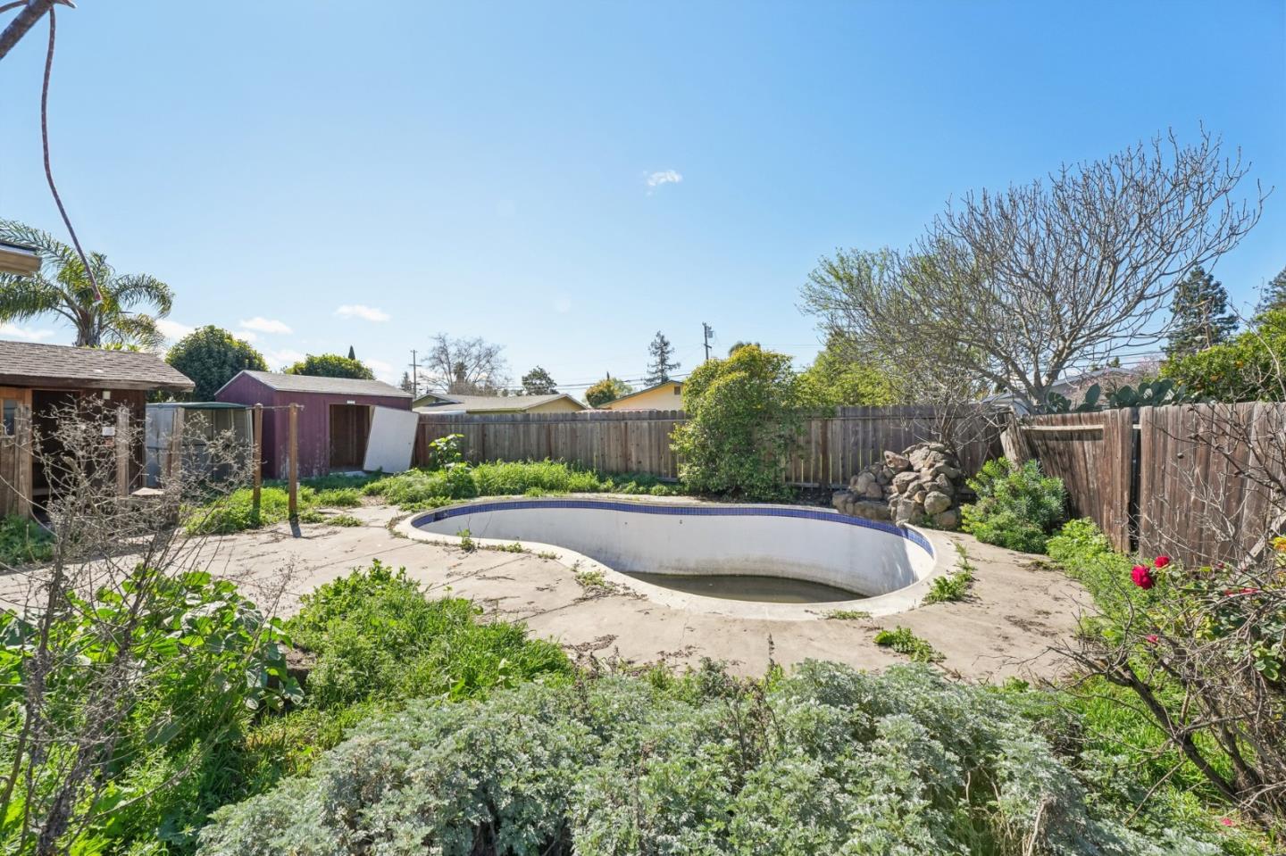 Detail Gallery Image 12 of 15 For 1899 Queens Rd, Concord,  CA 94519 - 3 Beds | 2 Baths