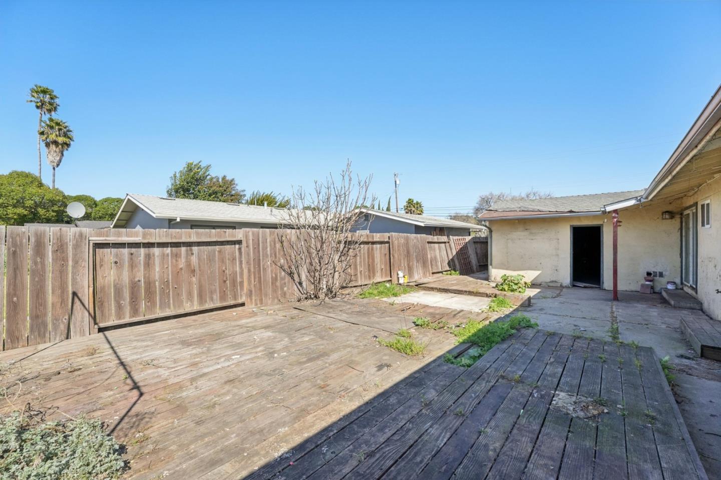 Detail Gallery Image 13 of 15 For 1899 Queens Rd, Concord,  CA 94519 - 3 Beds | 2 Baths