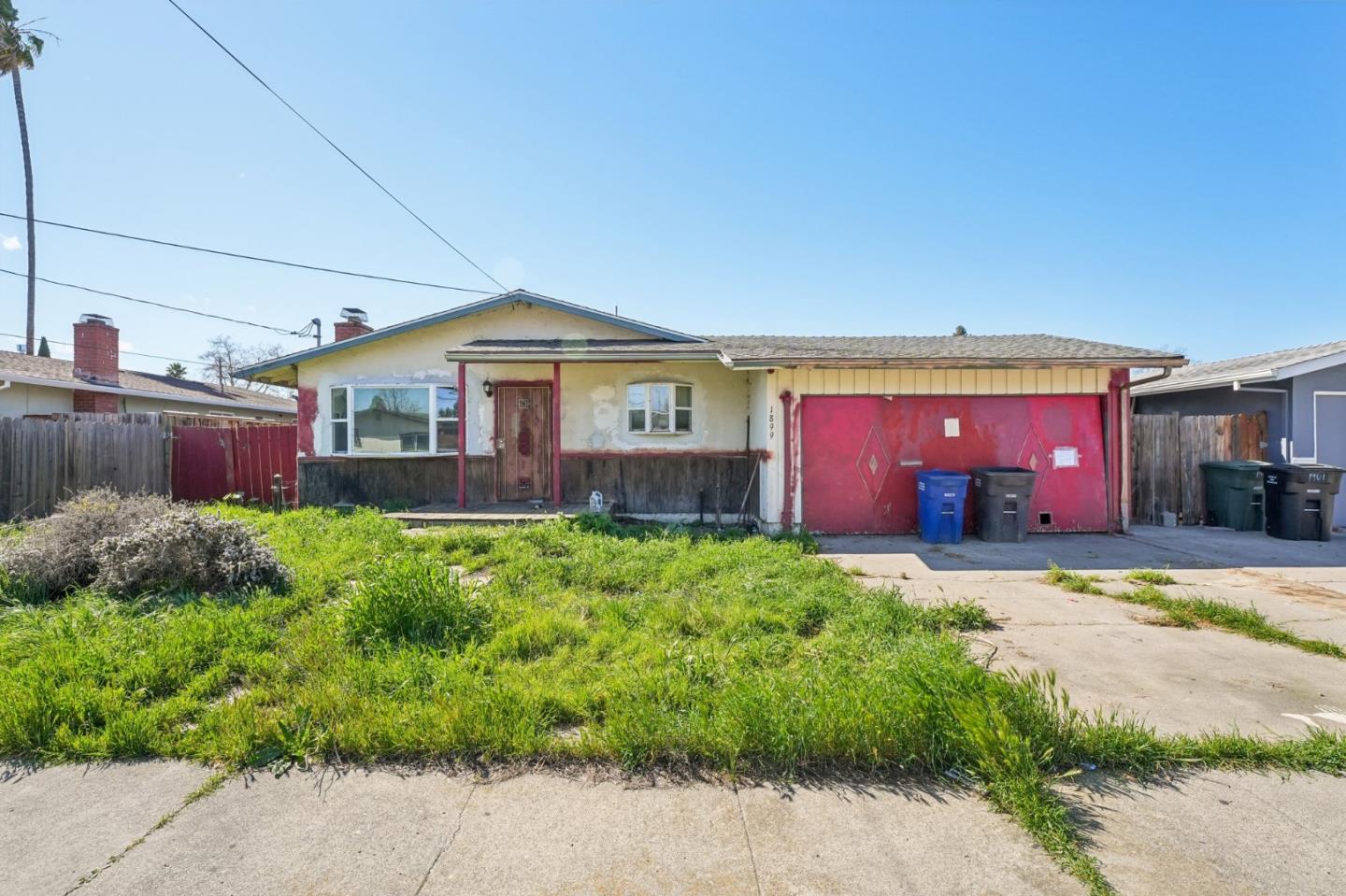 Detail Gallery Image 3 of 15 For 1899 Queens Rd, Concord,  CA 94519 - 3 Beds | 2 Baths