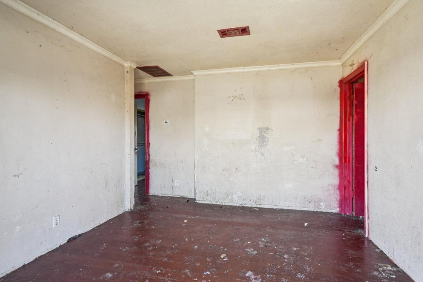 Detail Gallery Image 7 of 15 For 1899 Queens Rd, Concord,  CA 94519 - 3 Beds | 2 Baths