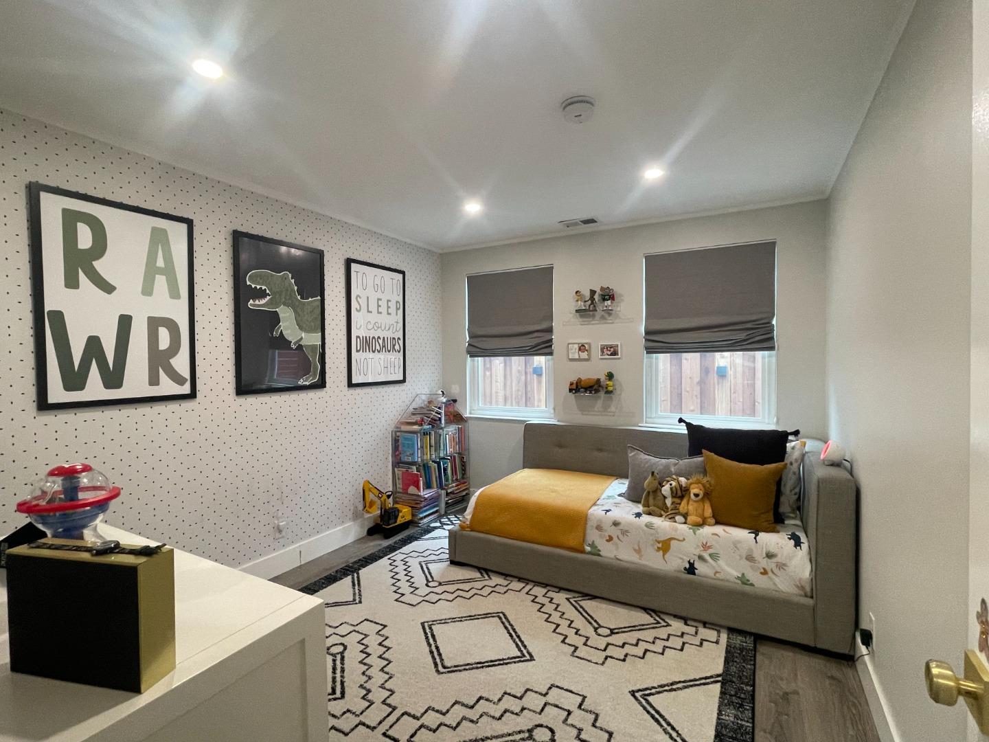 Detail Gallery Image 11 of 43 For 1111 Birch Ave, San Mateo,  CA 94402 - 3 Beds | 2 Baths