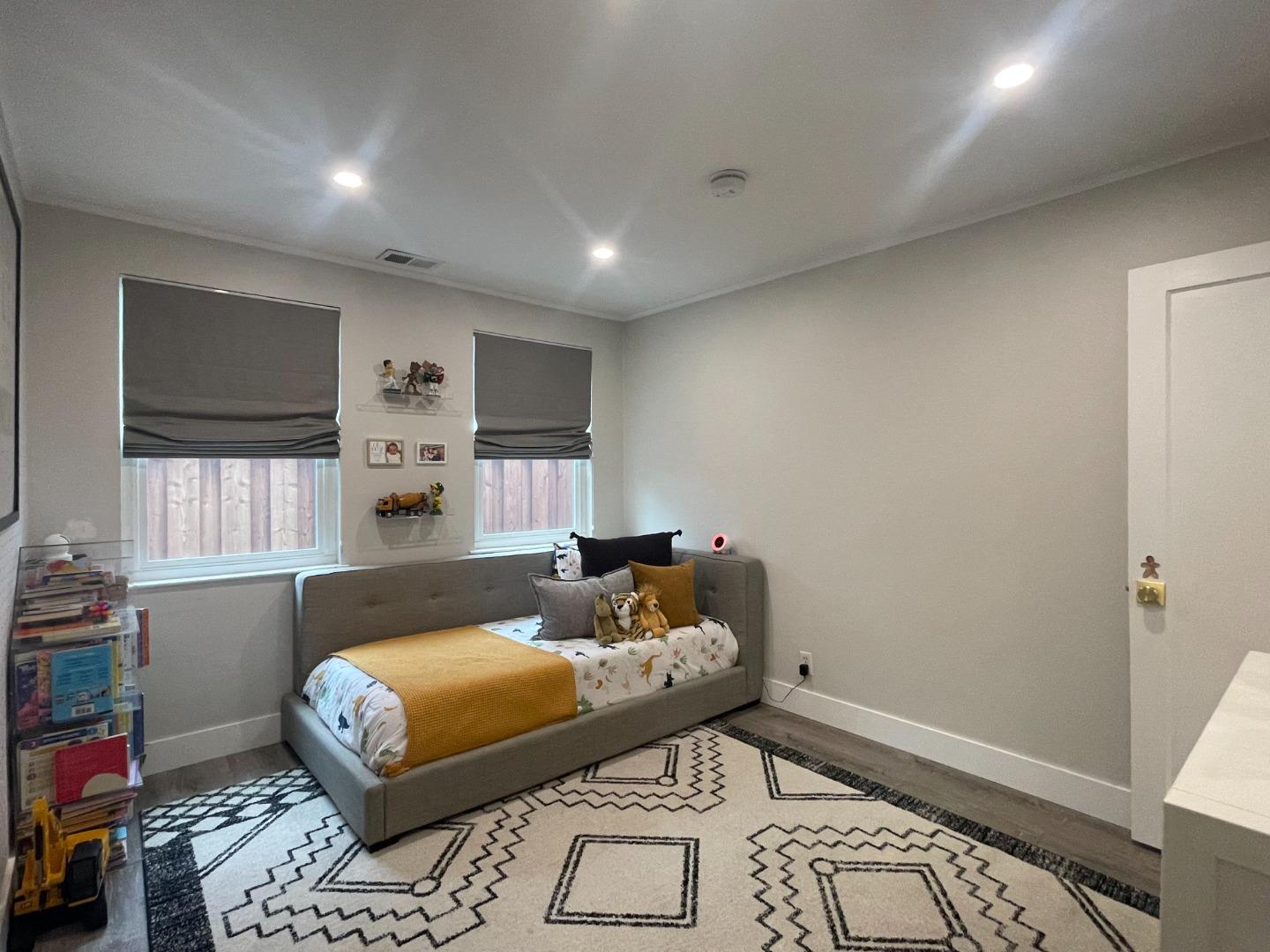 Detail Gallery Image 15 of 43 For 1111 Birch Ave, San Mateo,  CA 94402 - 3 Beds | 2 Baths