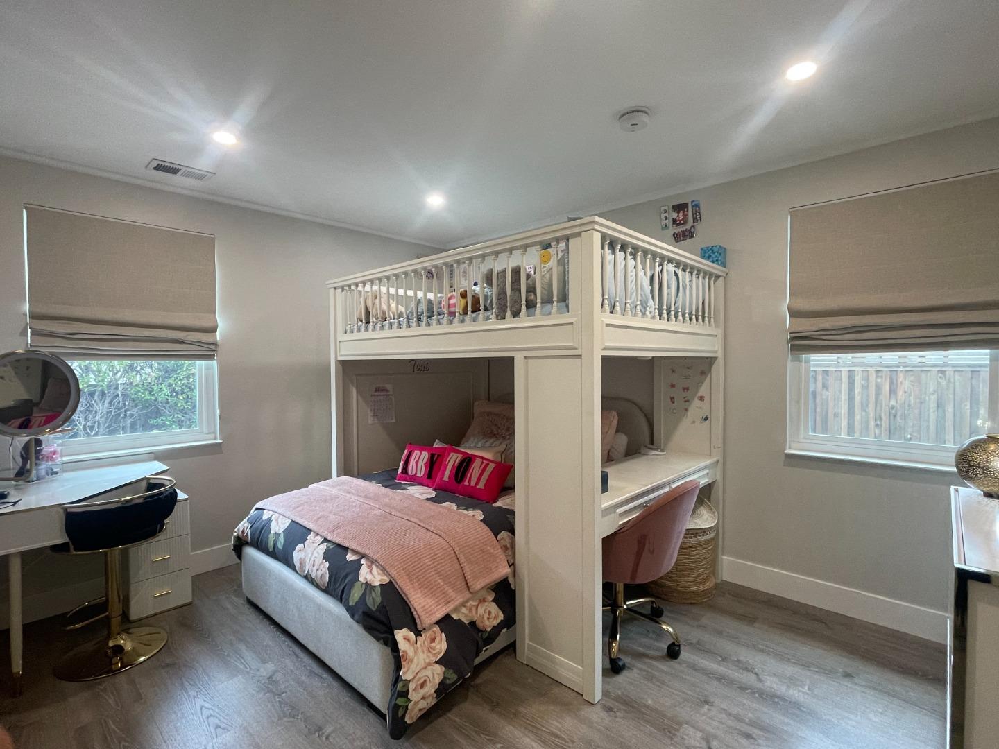 Detail Gallery Image 16 of 43 For 1111 Birch Ave, San Mateo,  CA 94402 - 3 Beds | 2 Baths