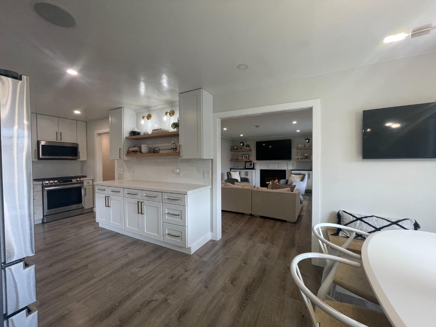 Detail Gallery Image 27 of 43 For 1111 Birch Ave, San Mateo,  CA 94402 - 3 Beds | 2 Baths