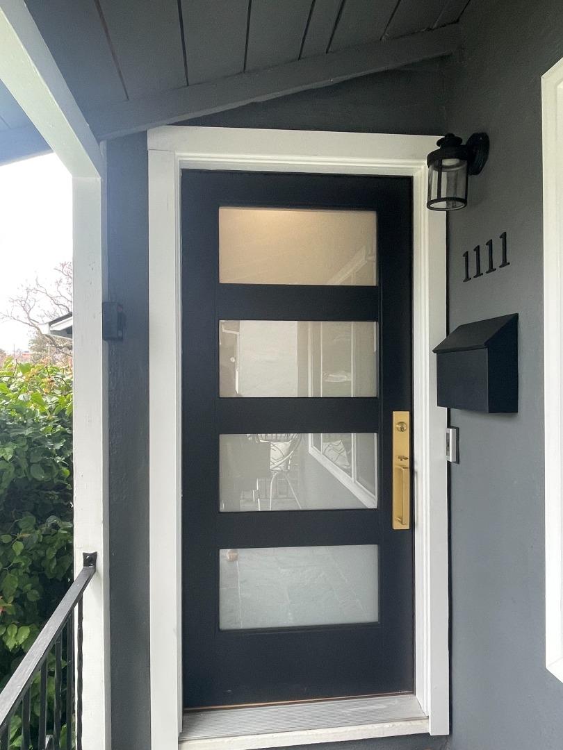 Detail Gallery Image 3 of 43 For 1111 Birch Ave, San Mateo,  CA 94402 - 3 Beds | 2 Baths