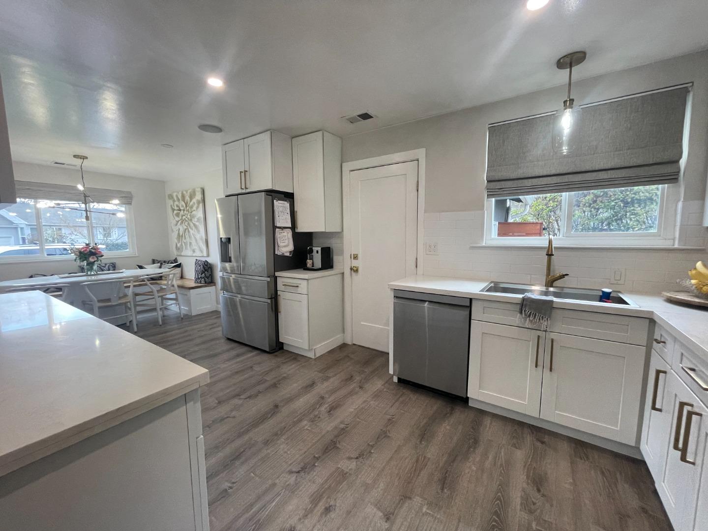 Detail Gallery Image 34 of 43 For 1111 Birch Ave, San Mateo,  CA 94402 - 3 Beds | 2 Baths