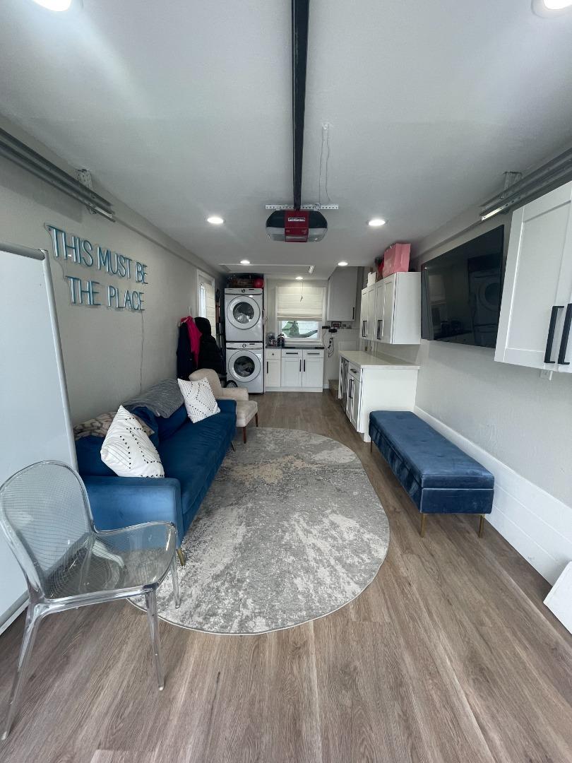 Detail Gallery Image 35 of 43 For 1111 Birch Ave, San Mateo,  CA 94402 - 3 Beds | 2 Baths