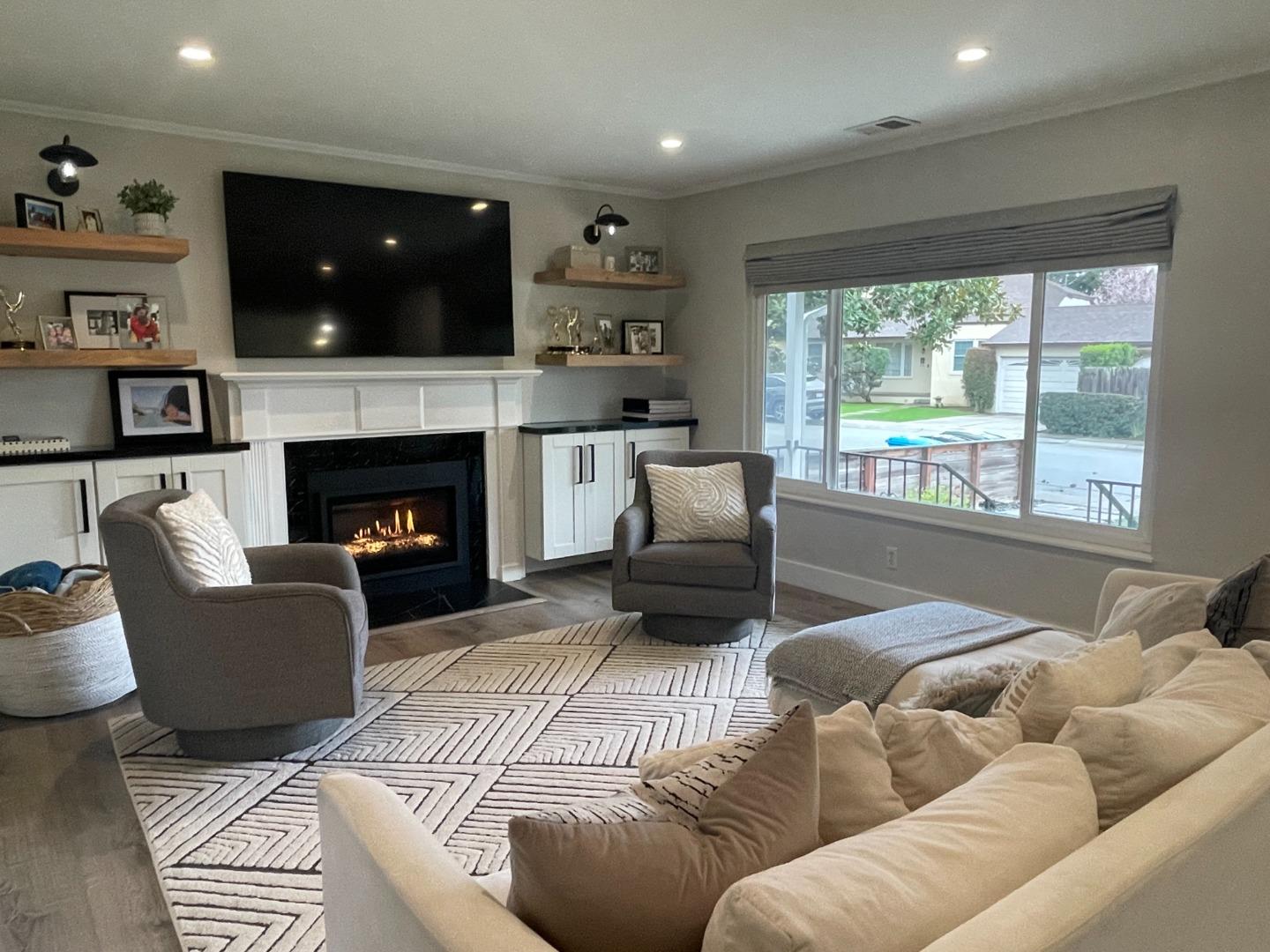 Detail Gallery Image 9 of 43 For 1111 Birch Ave, San Mateo,  CA 94402 - 3 Beds | 2 Baths