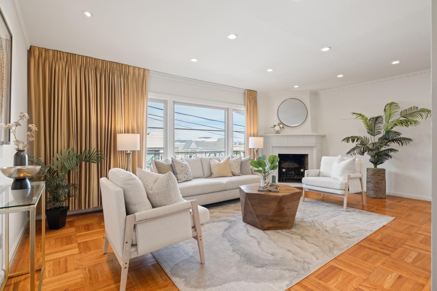 Detail Gallery Image 2 of 19 For 665 27th St, San Francisco,  CA 94131 - 2 Beds | 1 Baths