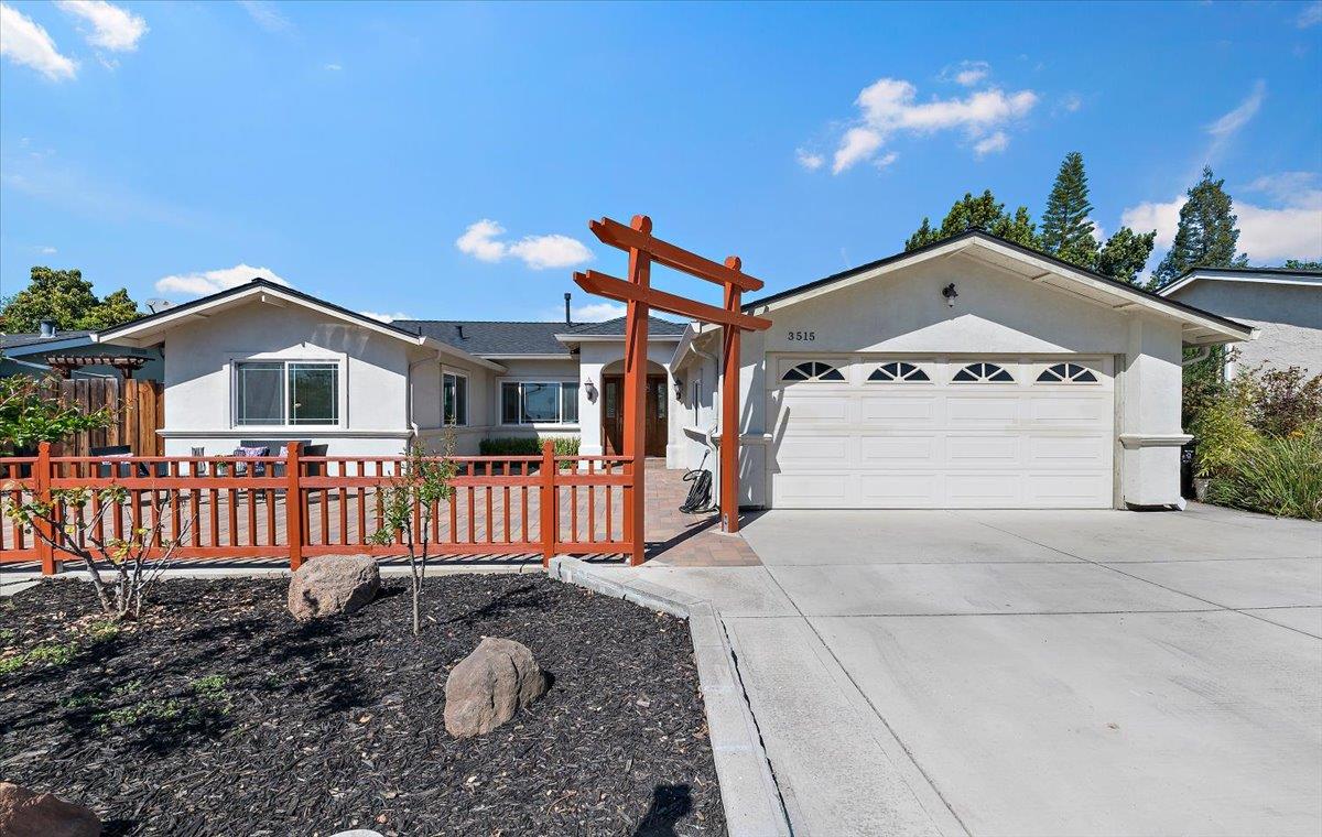 Detail Gallery Image 2 of 30 For 3515 Pine Ridge Way, San Jose,  CA 95127 - 4 Beds | 3/1 Baths