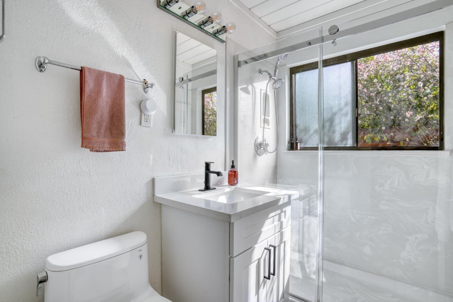 Detail Gallery Image 15 of 32 For 1914 Channing Ave, Palo Alto,  CA 94303 - 3 Beds | 2 Baths