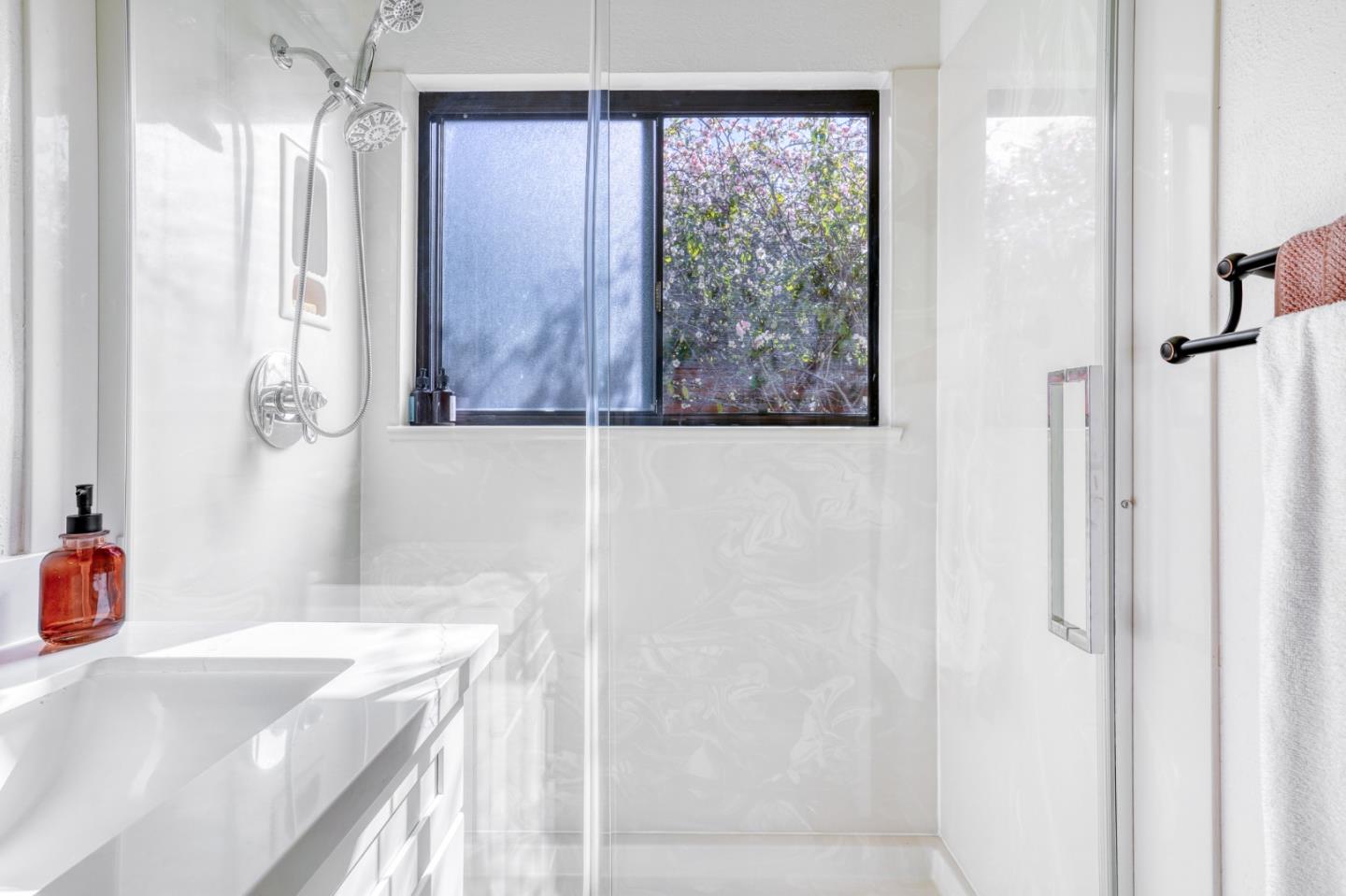 Detail Gallery Image 16 of 32 For 1914 Channing Ave, Palo Alto,  CA 94303 - 3 Beds | 2 Baths