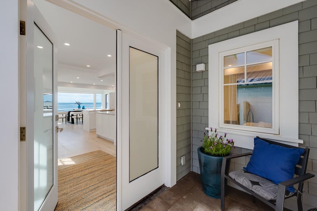 Detail Gallery Image 10 of 67 For 22826 E Cliff Dr, Santa Cruz,  CA 95062 - 4 Beds | 3 Baths