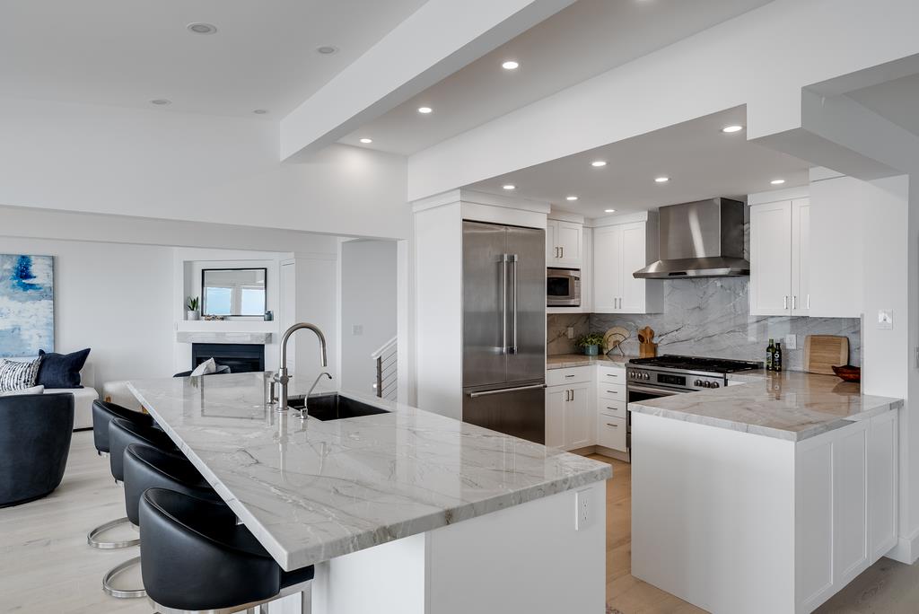 Detail Gallery Image 14 of 67 For 22826 E Cliff Dr, Santa Cruz,  CA 95062 - 4 Beds | 3 Baths