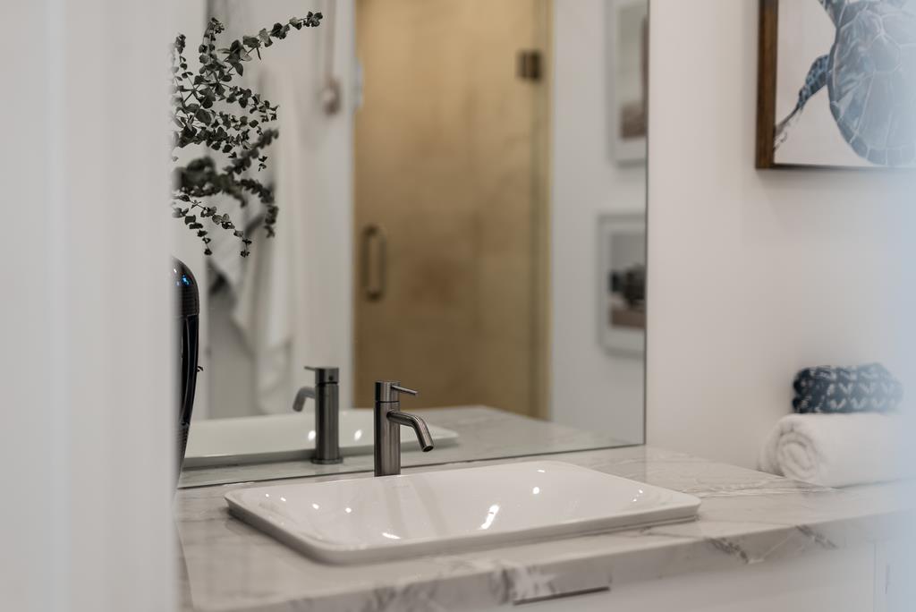 Detail Gallery Image 33 of 67 For 22826 E Cliff Dr, Santa Cruz,  CA 95062 - 4 Beds | 3 Baths