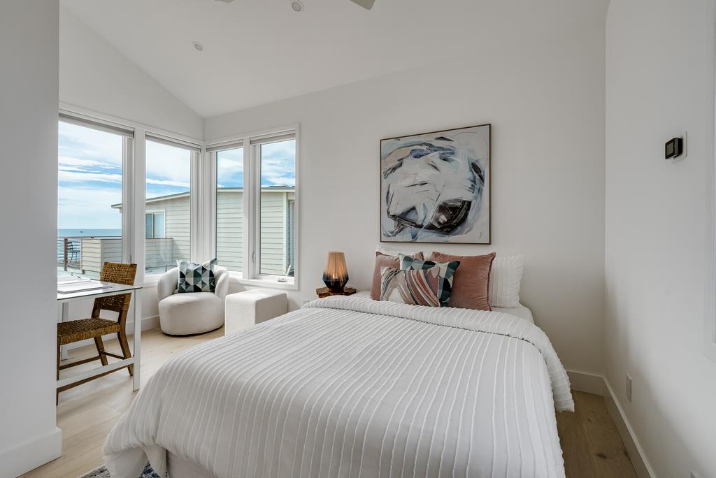 Detail Gallery Image 43 of 67 For 22826 E Cliff Dr, Santa Cruz,  CA 95062 - 4 Beds | 3 Baths