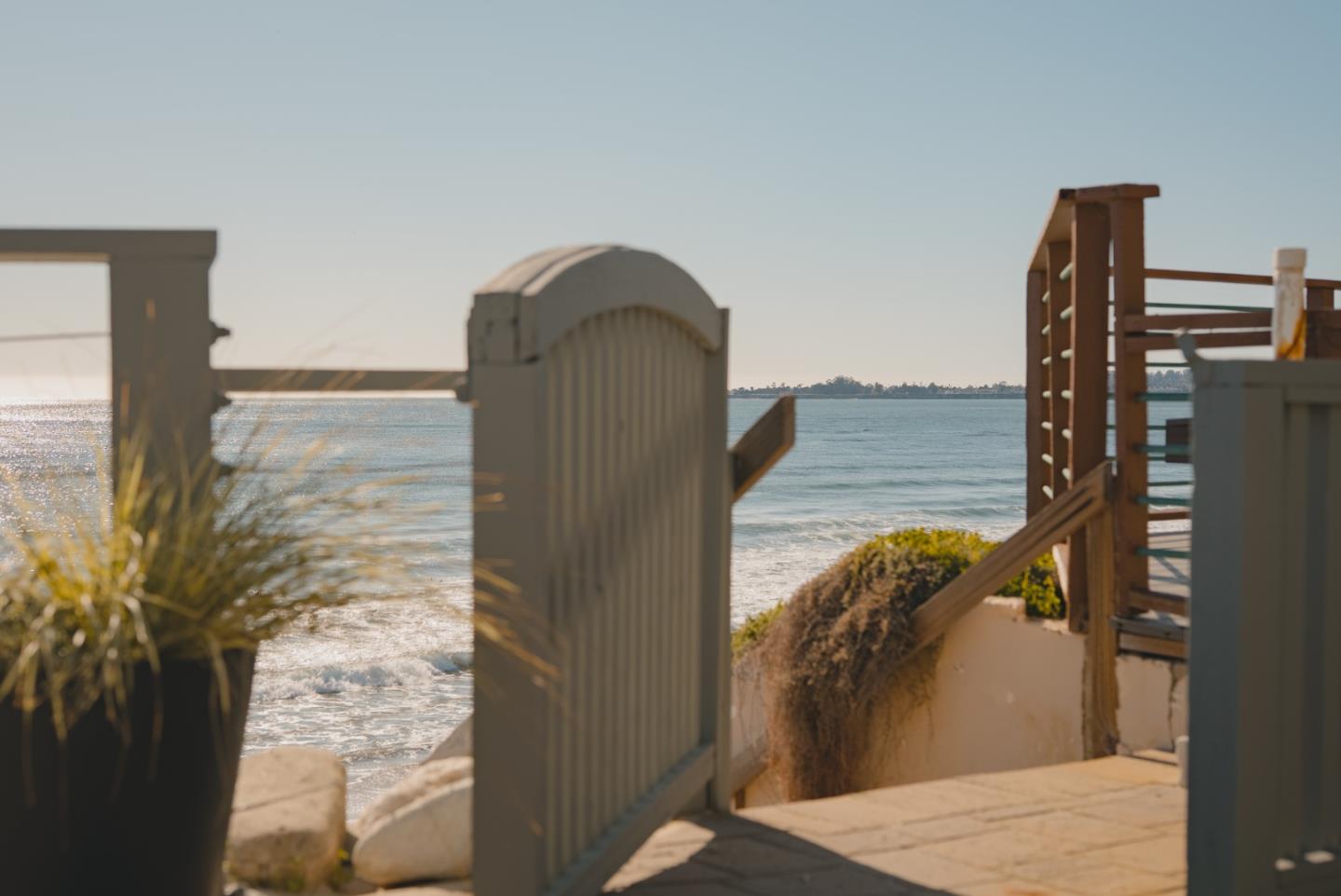 Detail Gallery Image 61 of 67 For 22826 E Cliff Dr, Santa Cruz,  CA 95062 - 4 Beds | 3 Baths