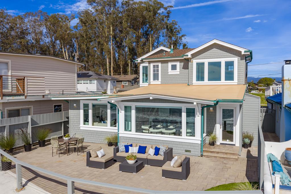 Detail Gallery Image 9 of 67 For 22826 E Cliff Dr, Santa Cruz,  CA 95062 - 4 Beds | 3 Baths