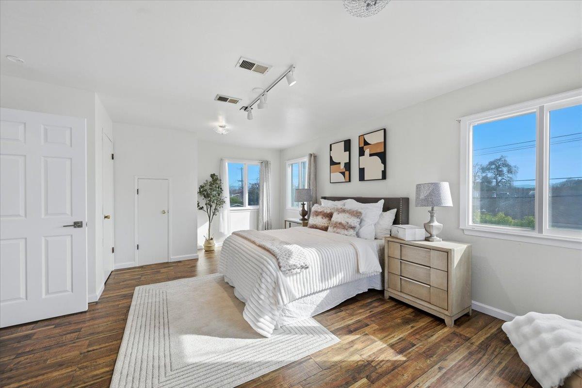 Detail Gallery Image 27 of 63 For 1570 Hillsdale Ave, San Jose,  CA 95118 - 5 Beds | 4/1 Baths