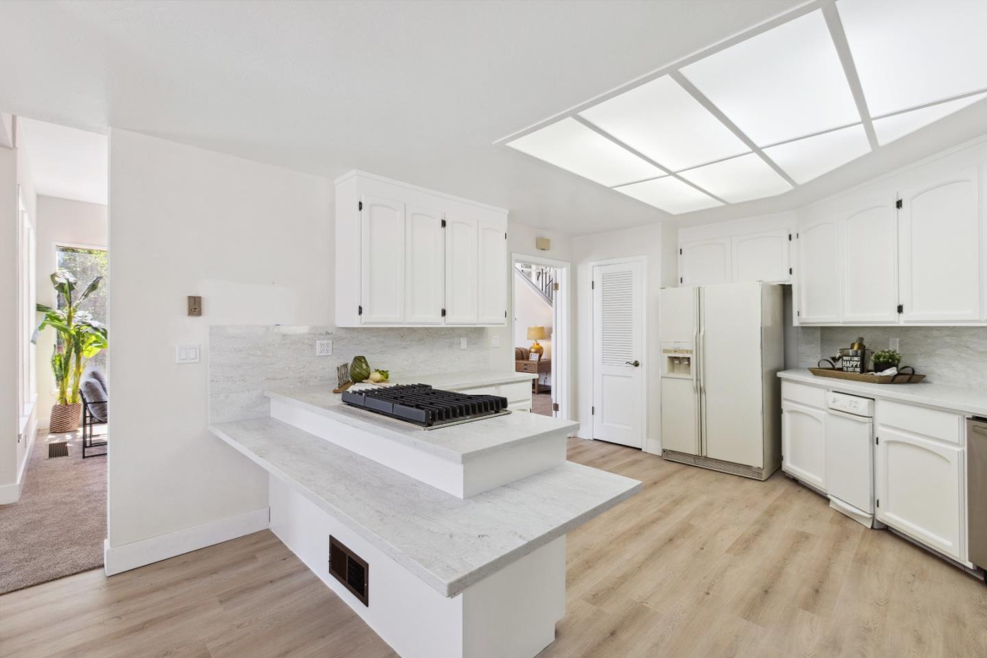 Detail Gallery Image 14 of 48 For 17710 Holiday Dr, Morgan Hill,  CA 95037 - 4 Beds | 3 Baths