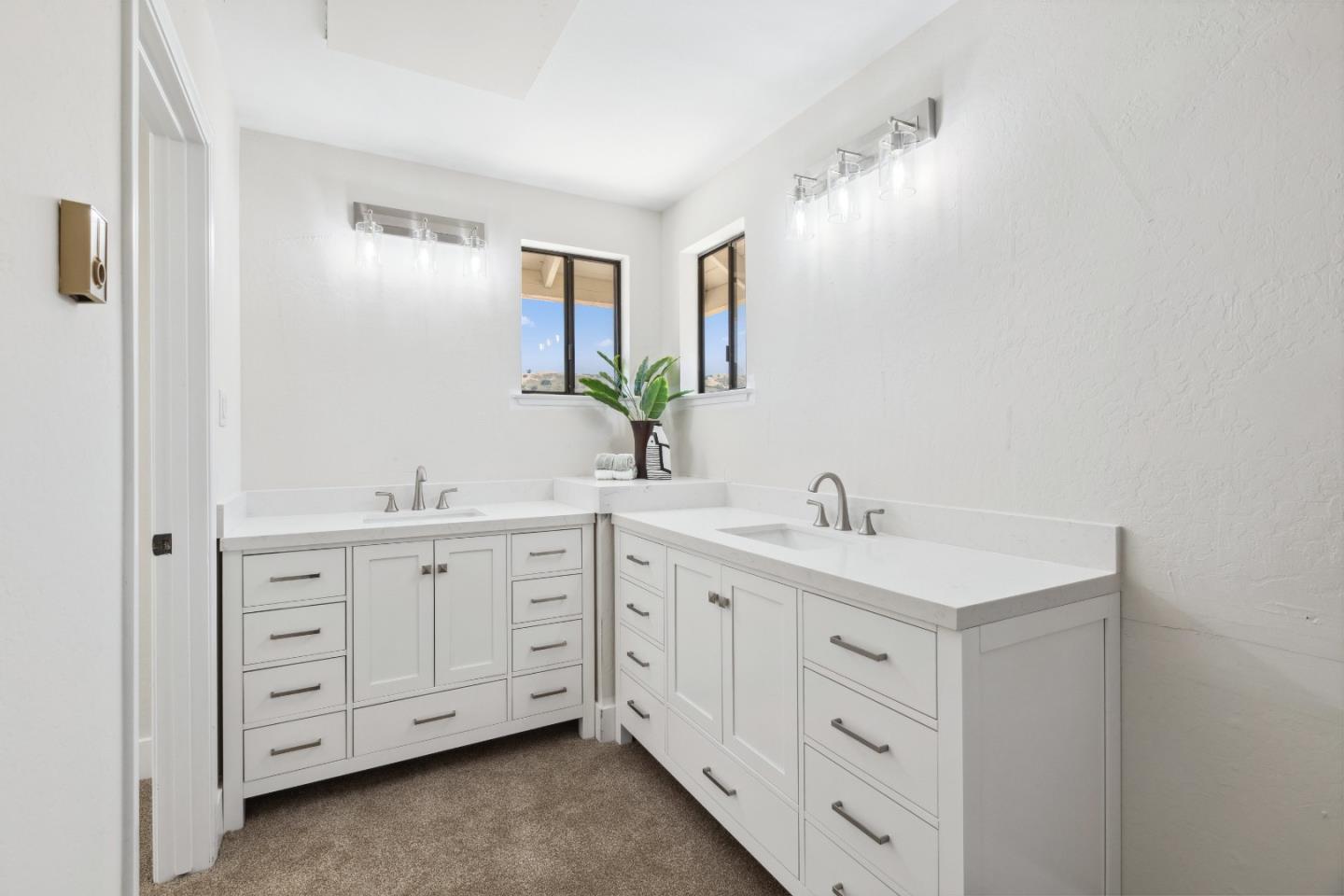 Detail Gallery Image 28 of 48 For 17710 Holiday Dr, Morgan Hill,  CA 95037 - 4 Beds | 3 Baths