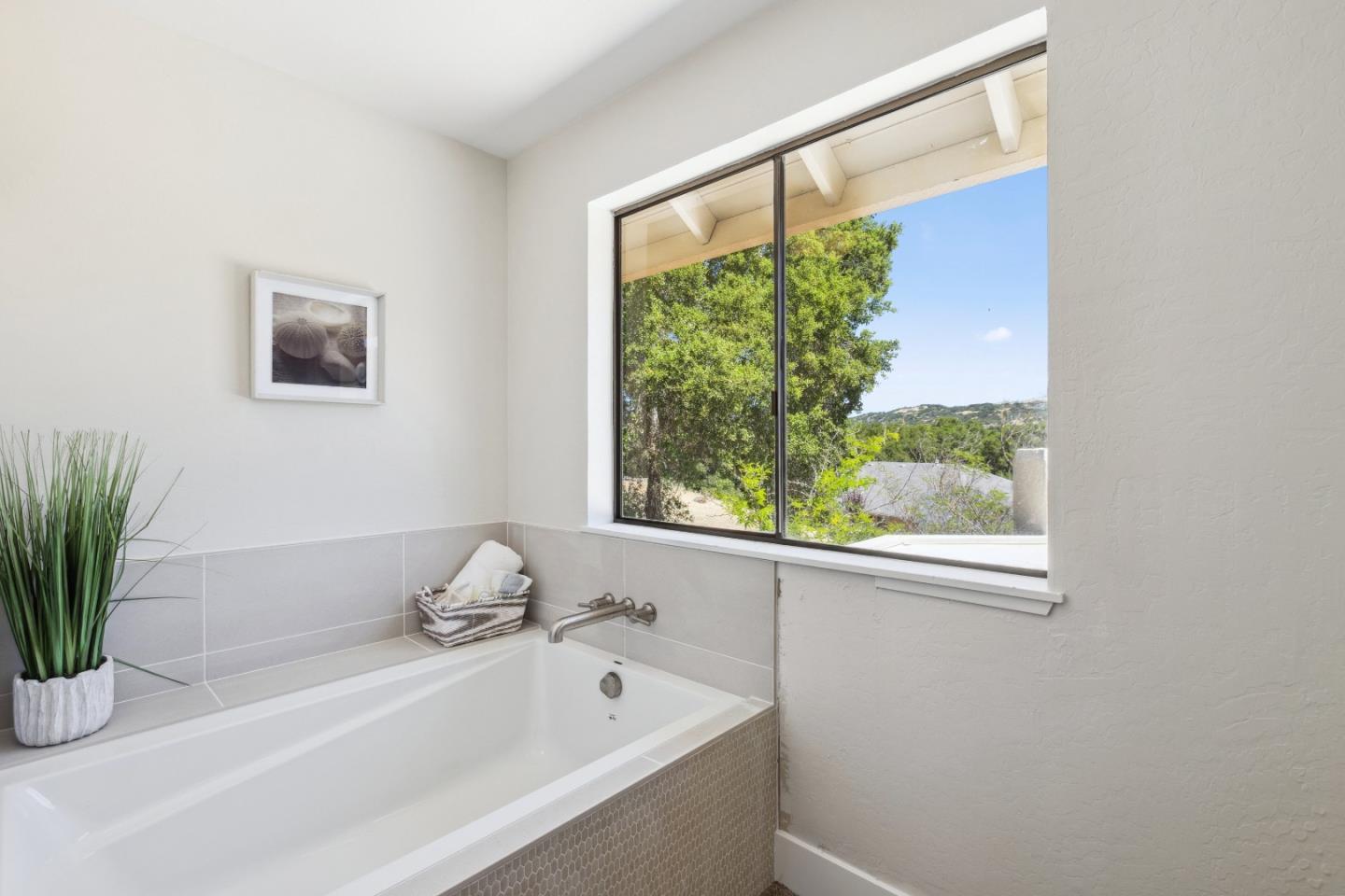 Detail Gallery Image 31 of 48 For 17710 Holiday Dr, Morgan Hill,  CA 95037 - 4 Beds | 3 Baths