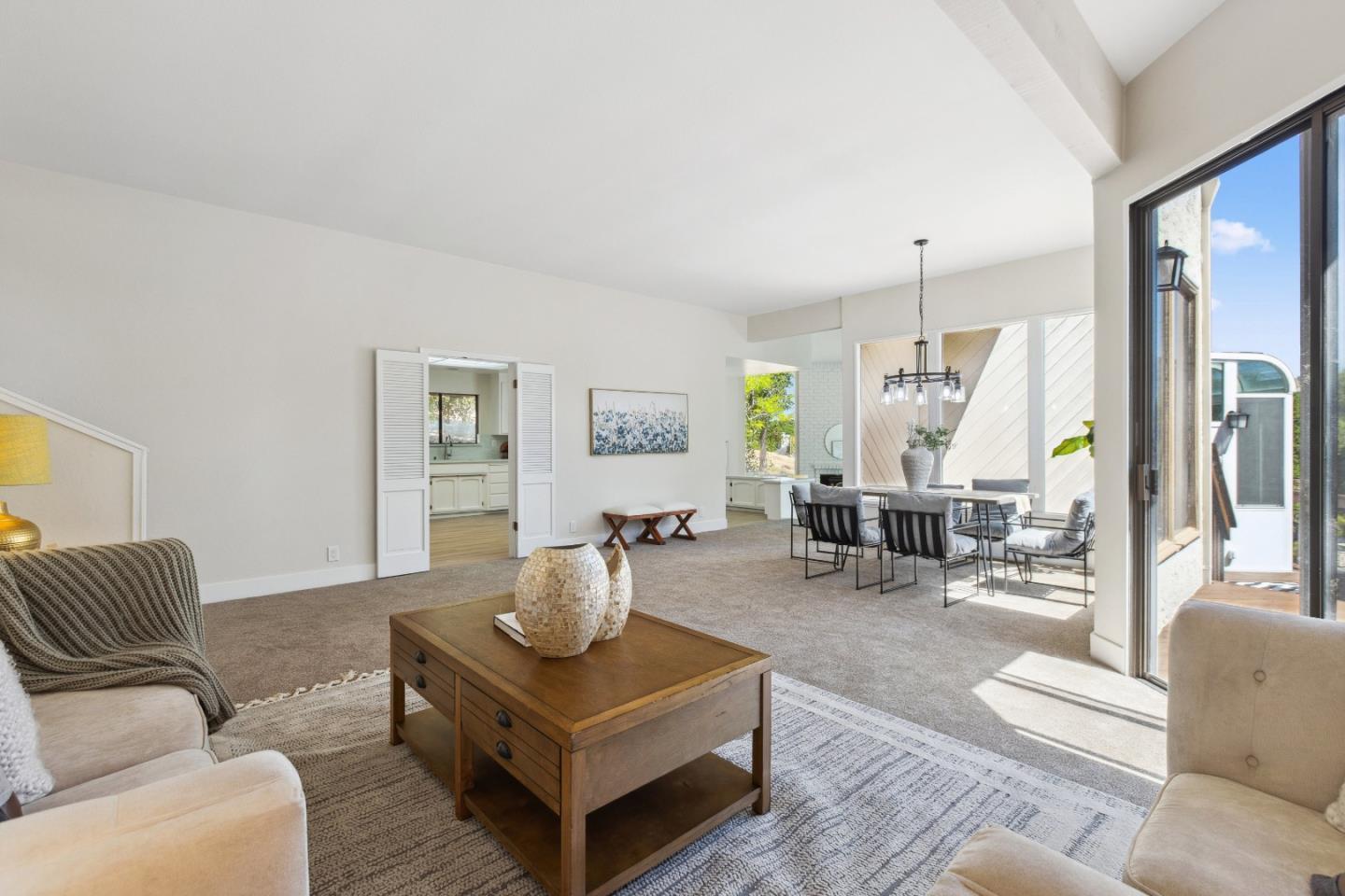 Detail Gallery Image 9 of 48 For 17710 Holiday Dr, Morgan Hill,  CA 95037 - 4 Beds | 3 Baths