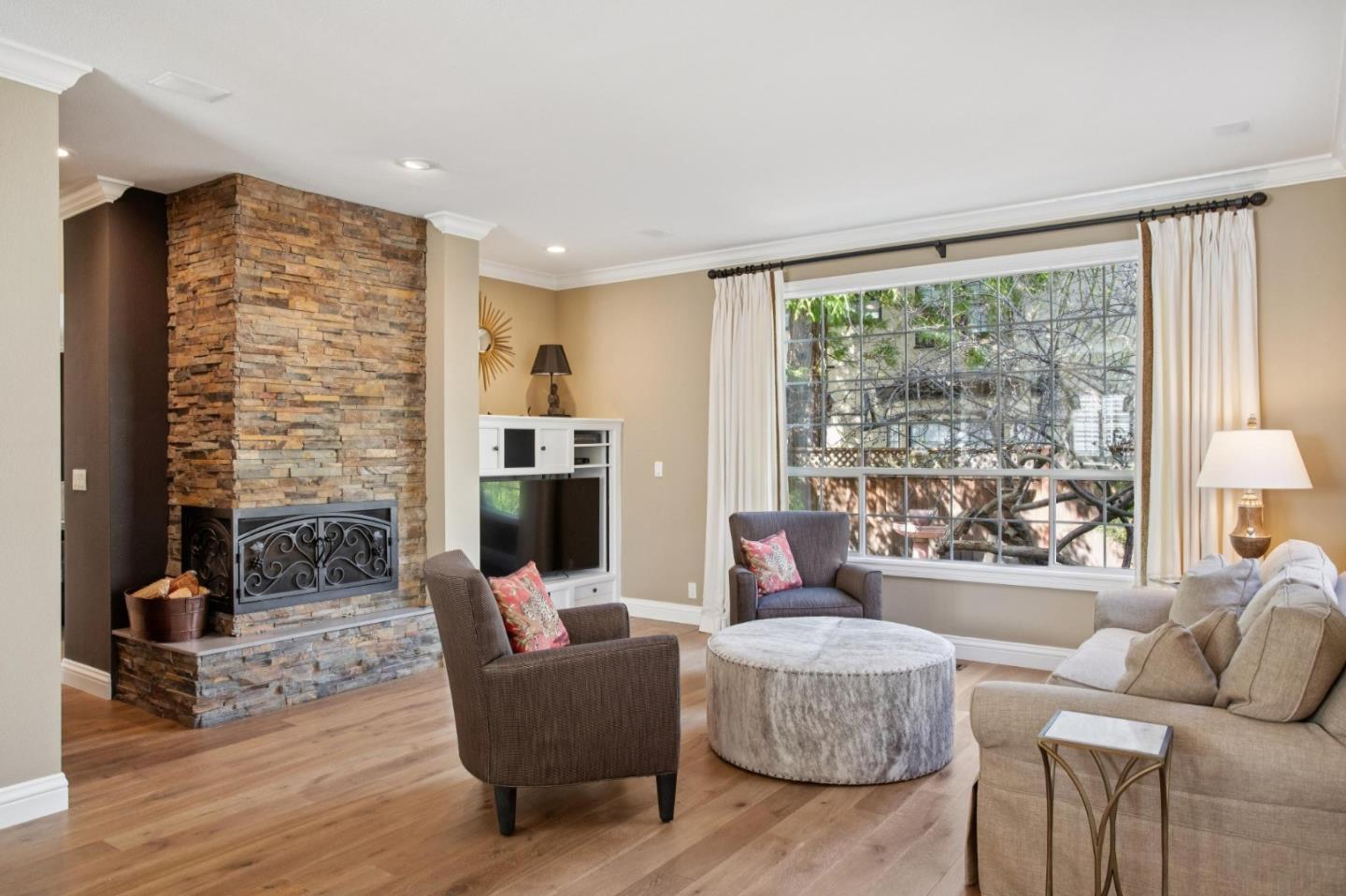 Detail Gallery Image 12 of 35 For 220 Eagle Trace Dr, Half Moon Bay,  CA 94019 - 4 Beds | 3 Baths