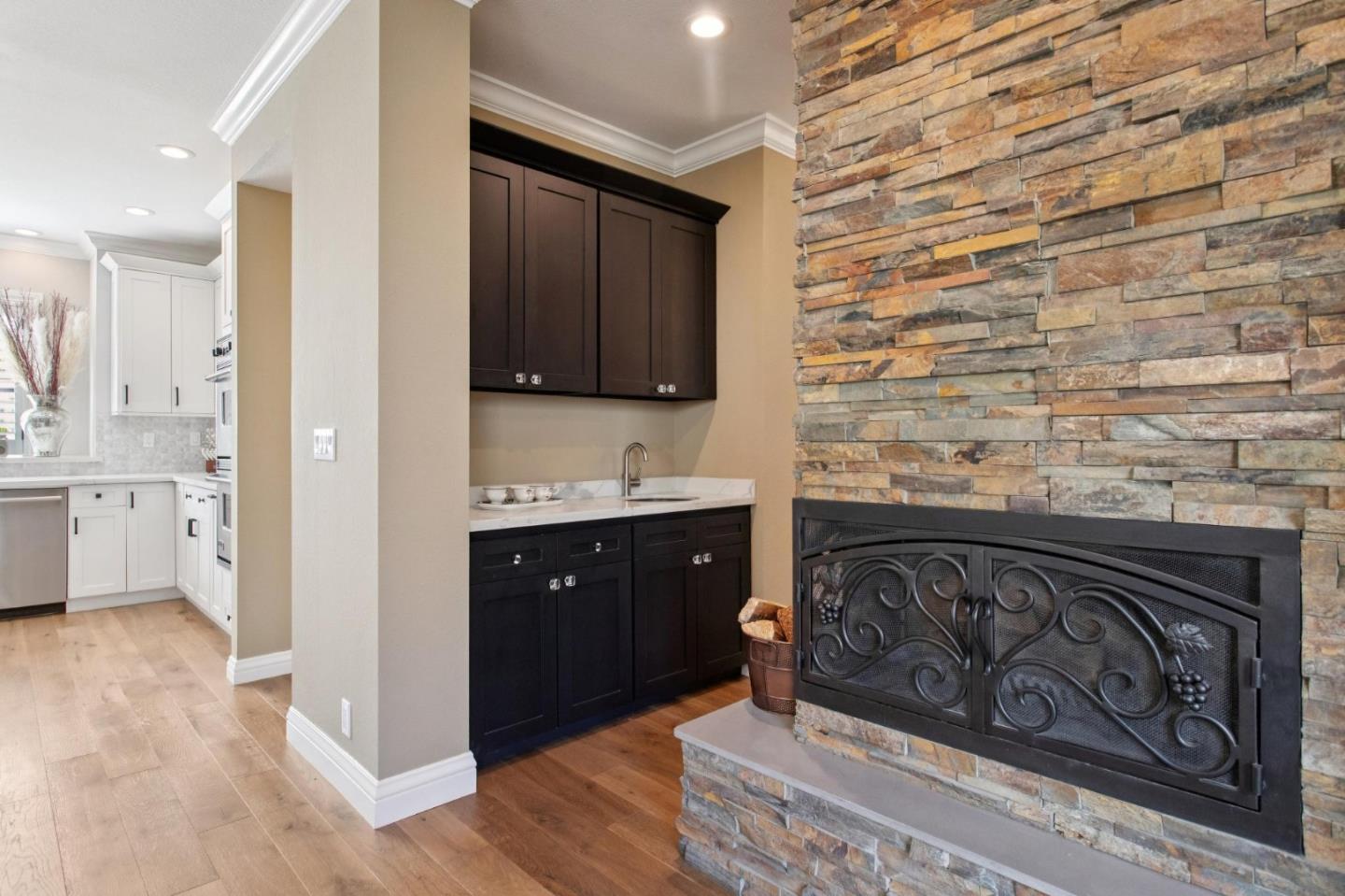 Detail Gallery Image 13 of 35 For 220 Eagle Trace Dr, Half Moon Bay,  CA 94019 - 4 Beds | 3 Baths