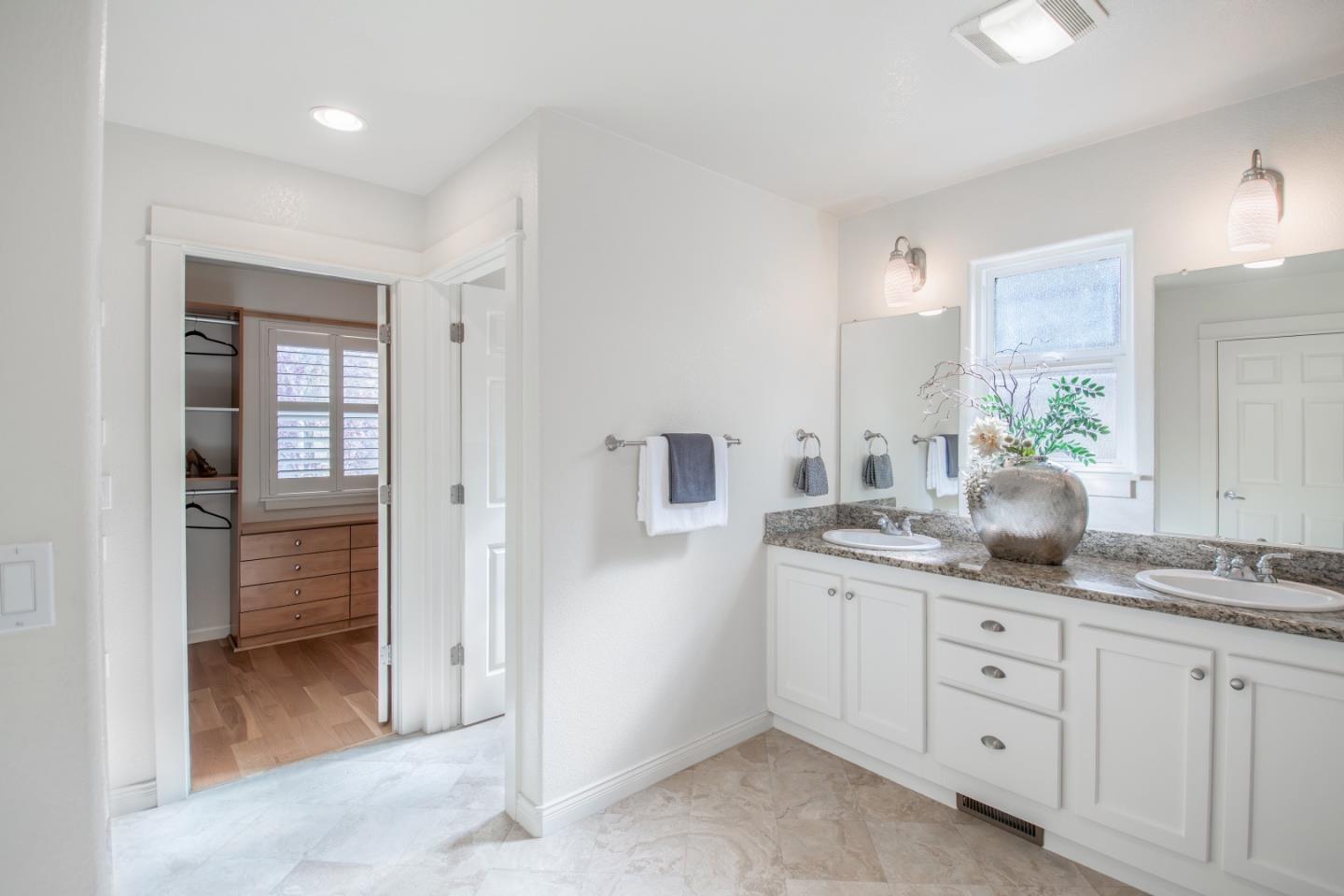 Detail Gallery Image 21 of 39 For 334 Creekside Village Dr, Los Gatos,  CA 95032 - 2 Beds | 2/1 Baths