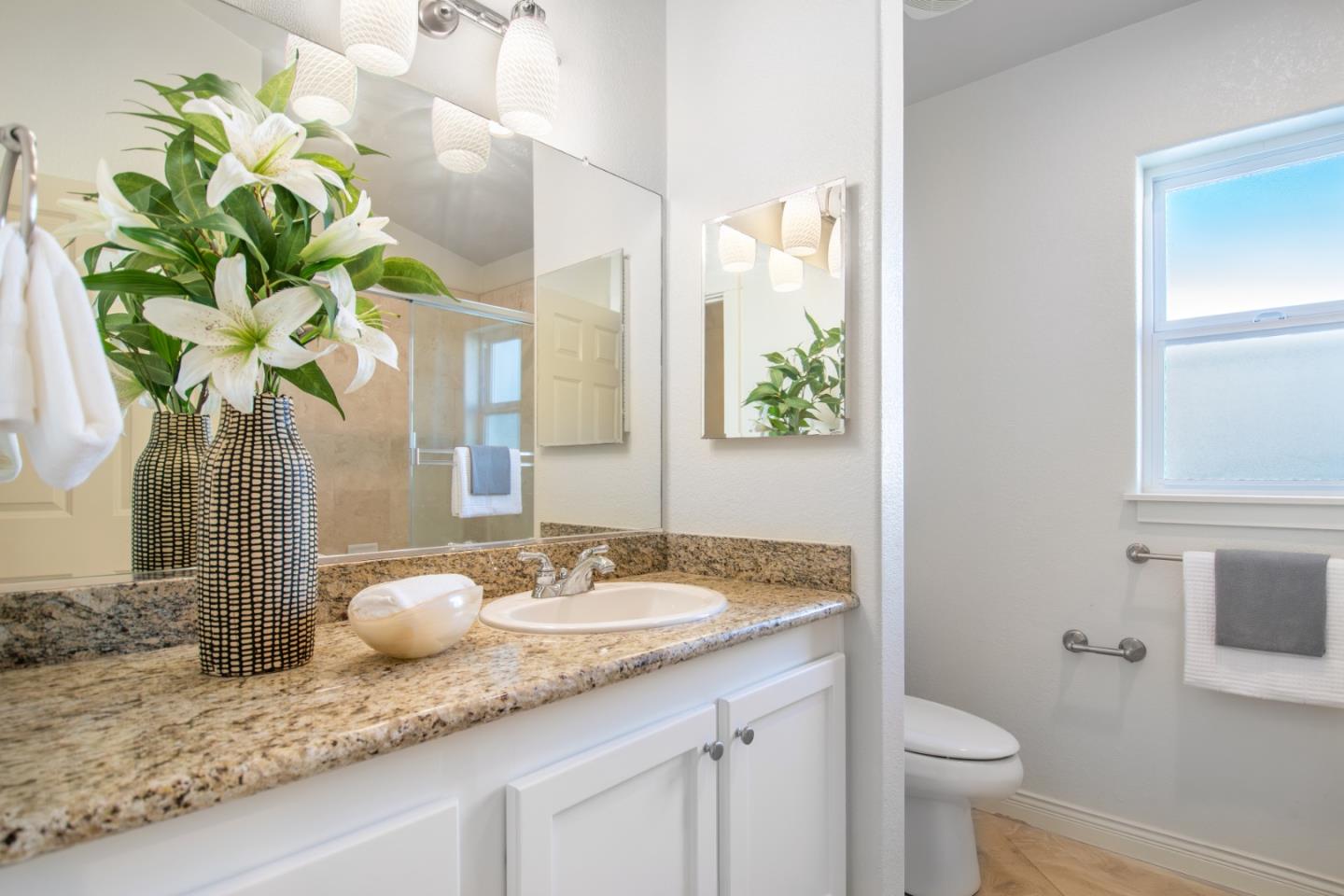 Detail Gallery Image 24 of 39 For 334 Creekside Village Dr, Los Gatos,  CA 95032 - 2 Beds | 2/1 Baths