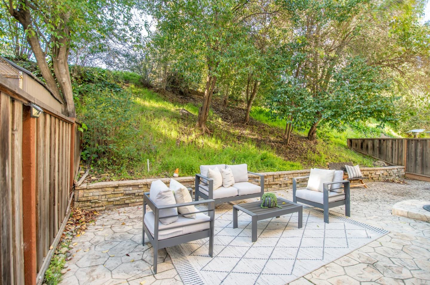 Detail Gallery Image 27 of 39 For 334 Creekside Village Dr, Los Gatos,  CA 95032 - 2 Beds | 2/1 Baths