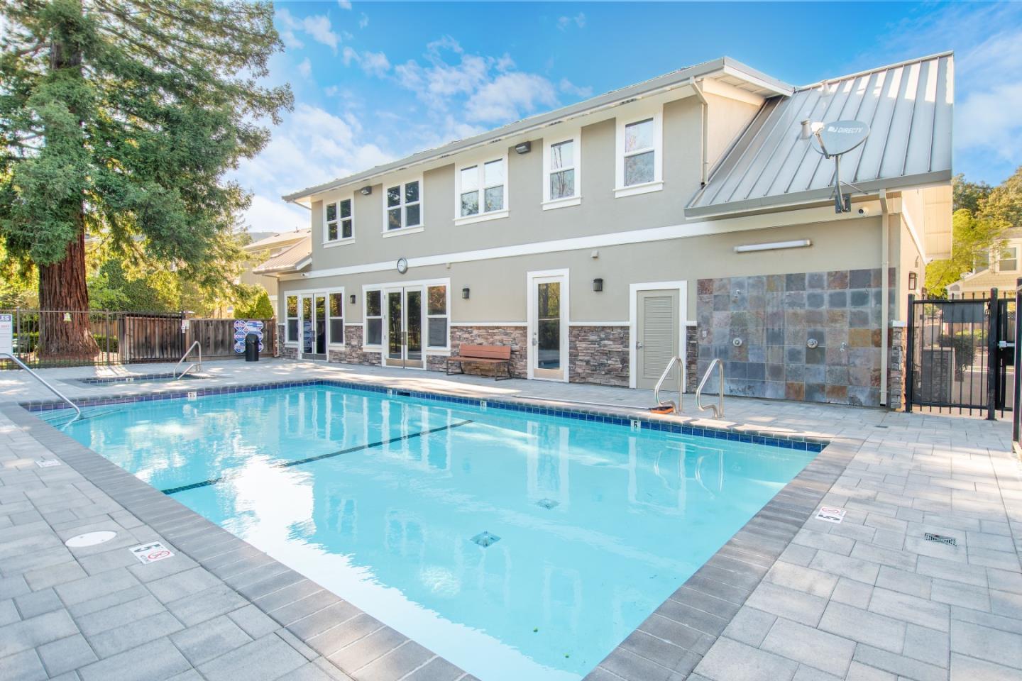 Detail Gallery Image 29 of 39 For 334 Creekside Village Dr, Los Gatos,  CA 95032 - 2 Beds | 2/1 Baths