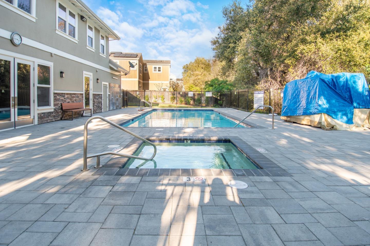 Detail Gallery Image 30 of 39 For 334 Creekside Village Dr, Los Gatos,  CA 95032 - 2 Beds | 2/1 Baths