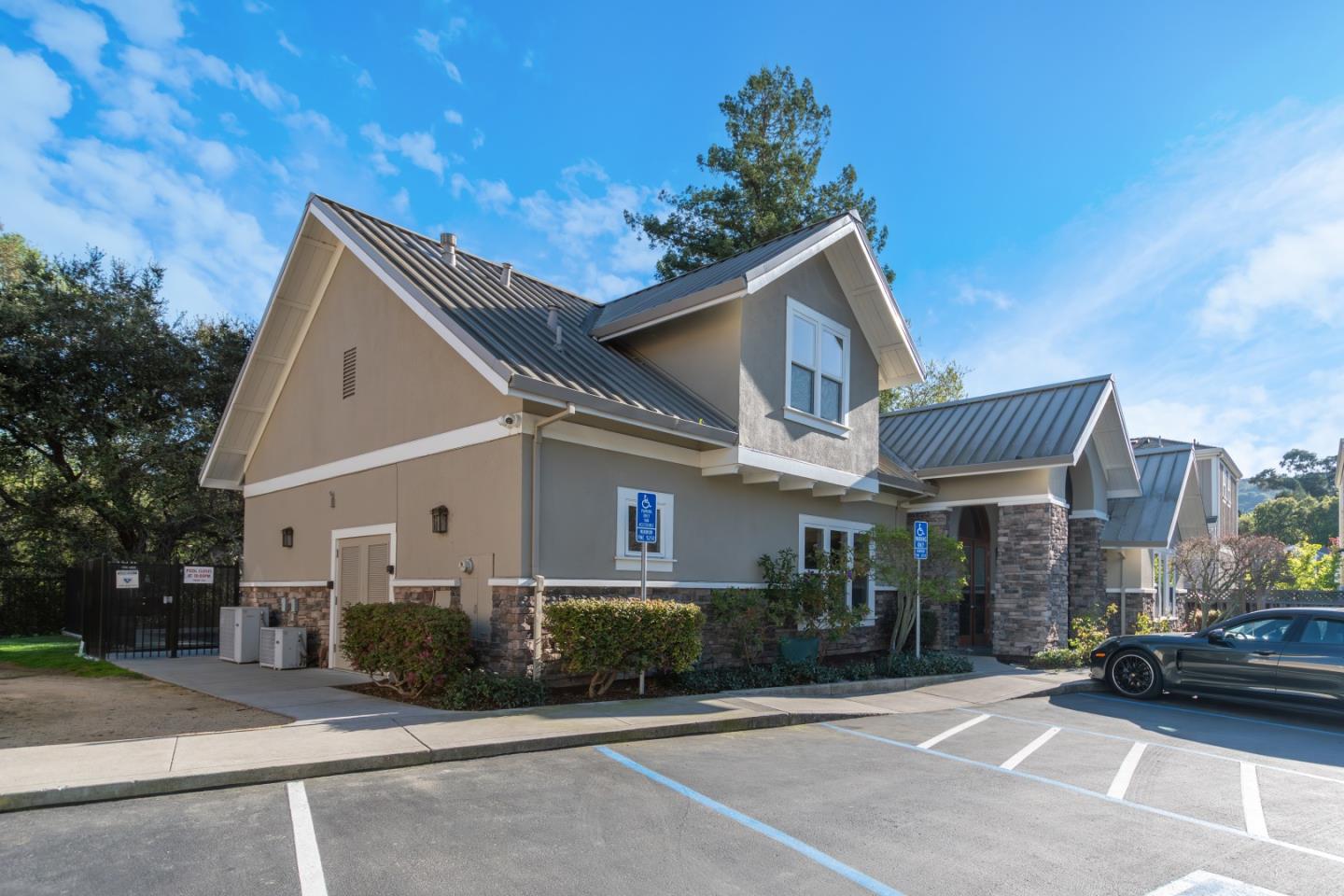 Detail Gallery Image 37 of 39 For 334 Creekside Village Dr, Los Gatos,  CA 95032 - 2 Beds | 2/1 Baths