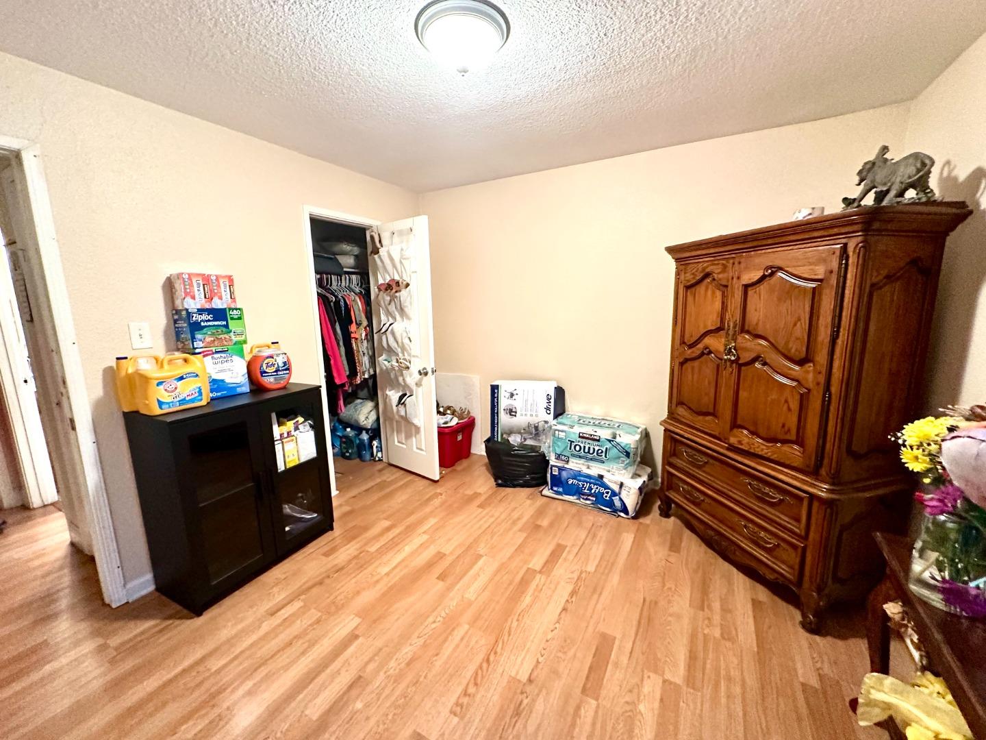 Detail Gallery Image 4 of 8 For 120-122 Balboa Ave, San Jose,  CA 95116 - 4 Beds | 2 Baths