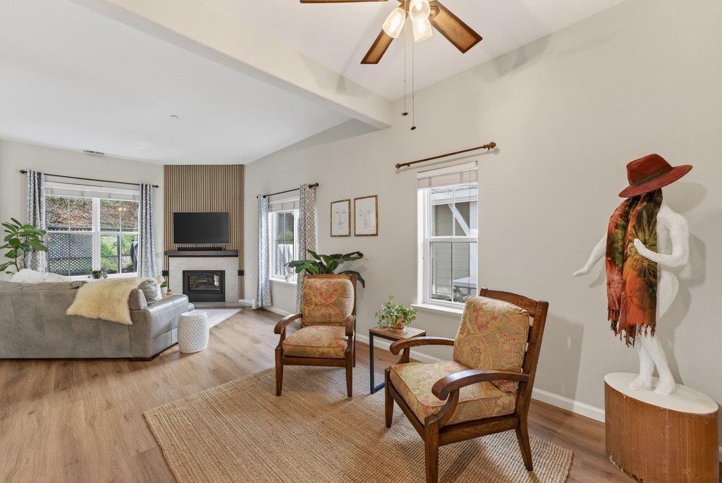 Detail Gallery Image 11 of 37 For 22 Flora Ln, Scotts Valley,  CA 95066 - 3 Beds | 2/1 Baths