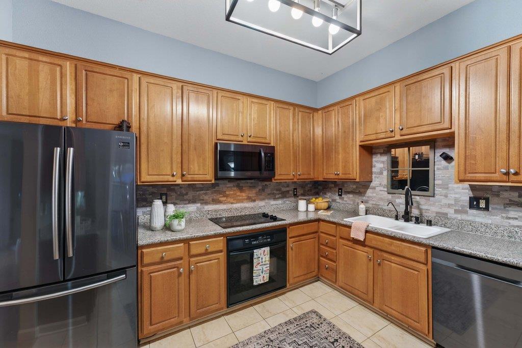 Detail Gallery Image 16 of 37 For 22 Flora Ln, Scotts Valley,  CA 95066 - 3 Beds | 2/1 Baths