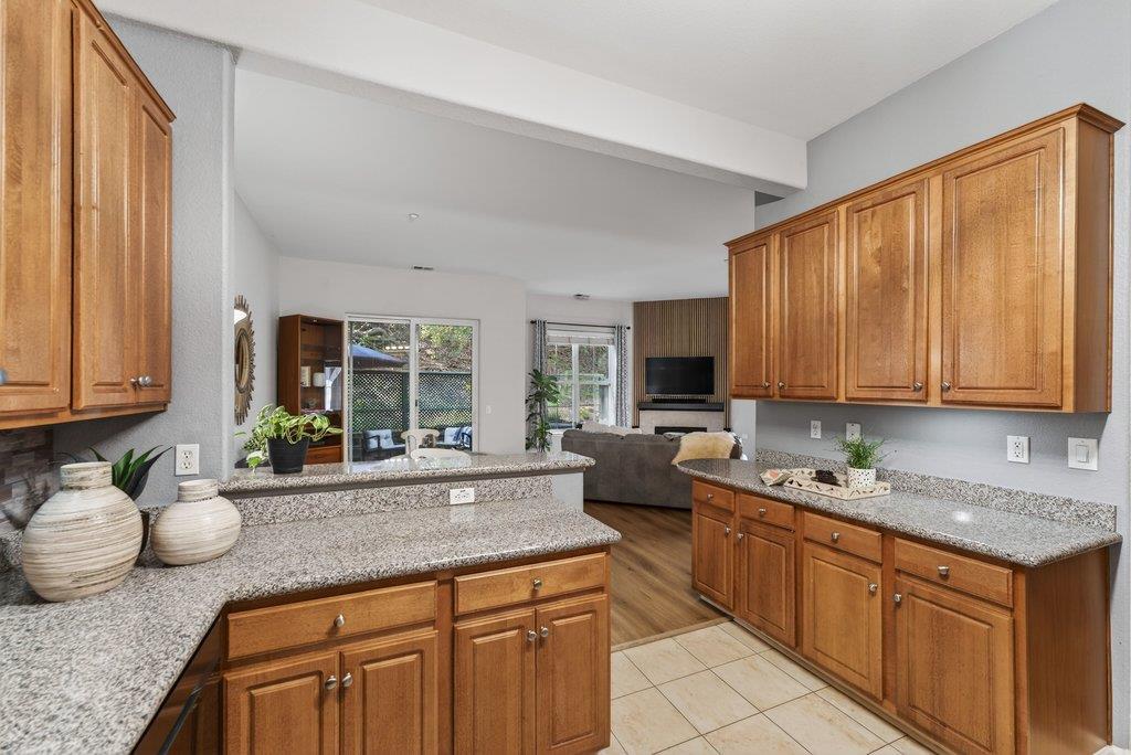 Detail Gallery Image 18 of 37 For 22 Flora Ln, Scotts Valley,  CA 95066 - 3 Beds | 2/1 Baths