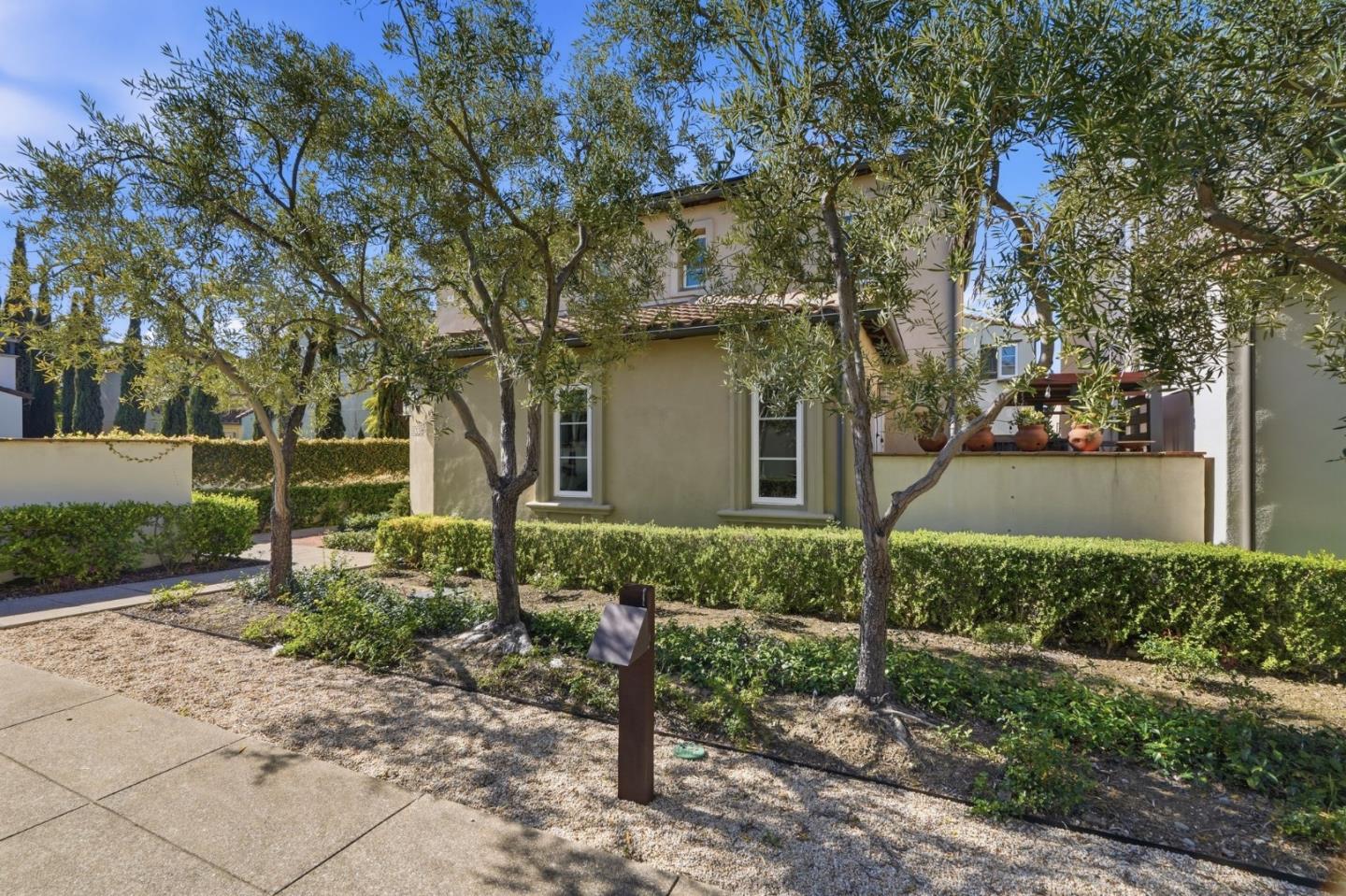 Detail Gallery Image 13 of 71 For 1338 Las Casitas Ct, San Jose,  CA 95126 - 3 Beds | 2/1 Baths