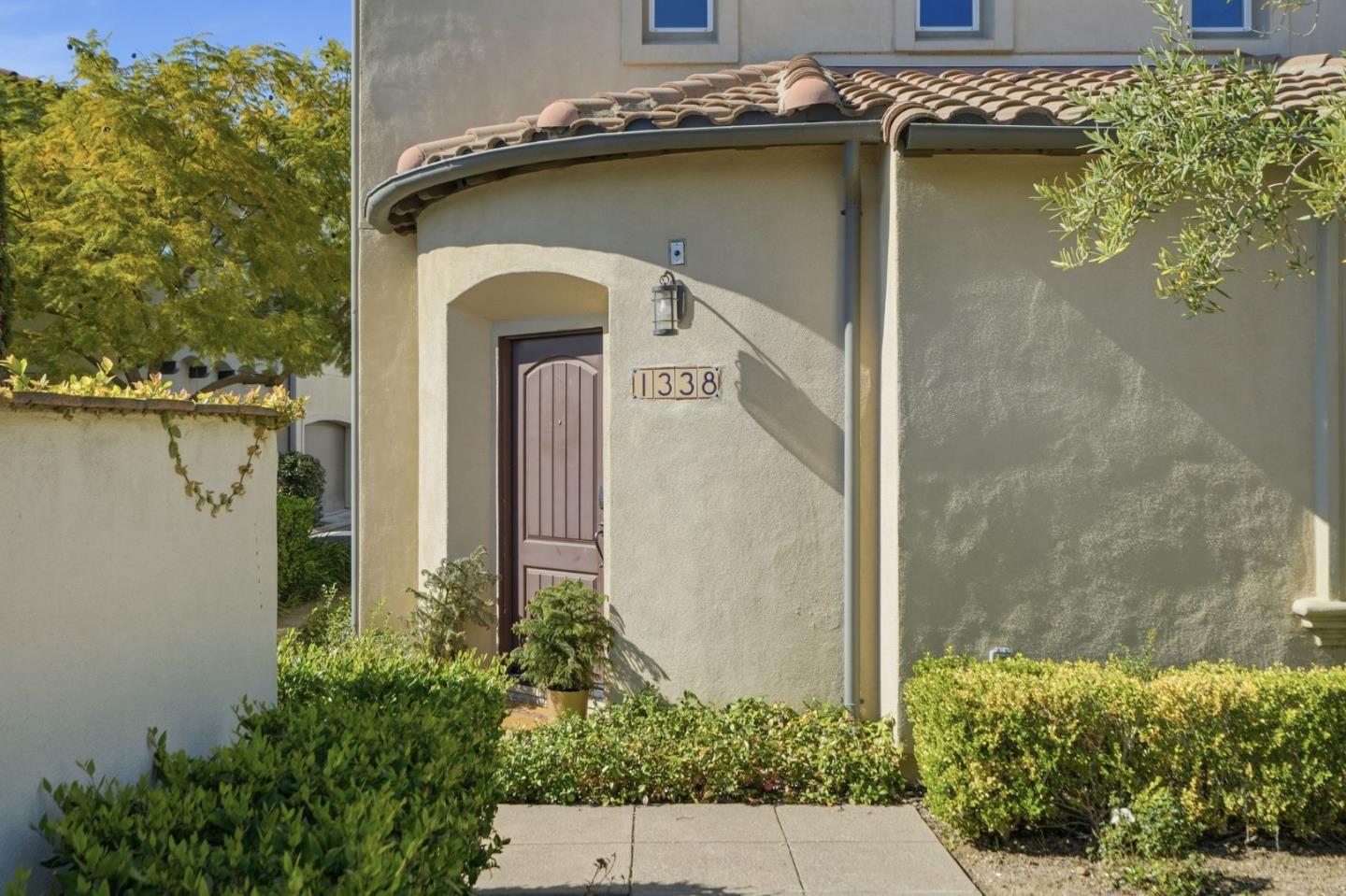 Detail Gallery Image 15 of 71 For 1338 Las Casitas Ct, San Jose,  CA 95126 - 3 Beds | 2/1 Baths