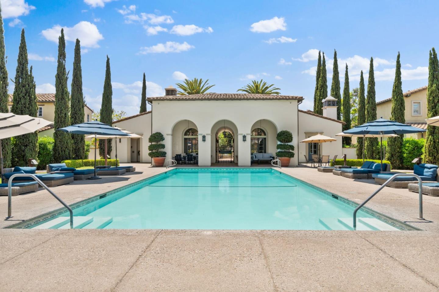 Detail Gallery Image 7 of 71 For 1338 Las Casitas Ct, San Jose,  CA 95126 - 3 Beds | 2/1 Baths