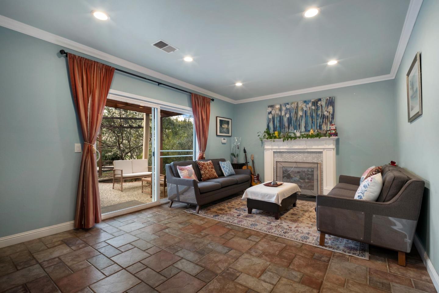 Detail Gallery Image 13 of 38 For 1666 Blossom Hill Rd, San Jose,  CA 95124 - 4 Beds | 2 Baths